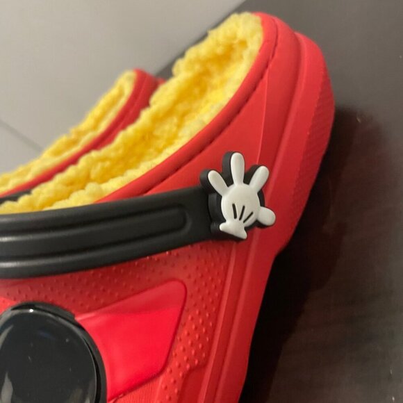 CROCS CLOG DISNEY MICKEY MOUSE SZ 5J RED YELLOW FUZZY LINED KAWAII ICONIC MICKEY - Picture 4 of 16